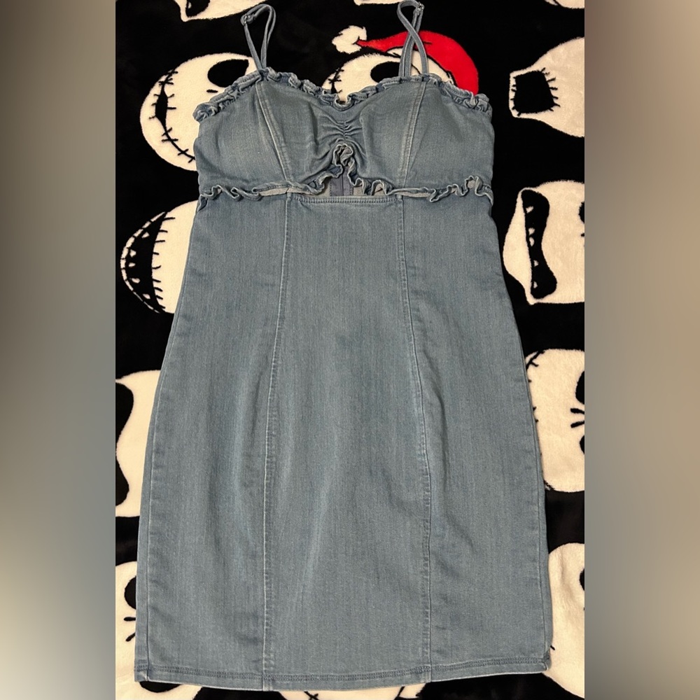 Story On- denim dress, patted cups, adjustable straps, (Never Worn)